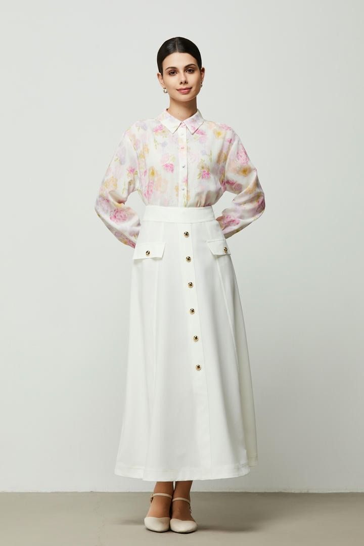 Buttoned Off-White Crepe Skirt